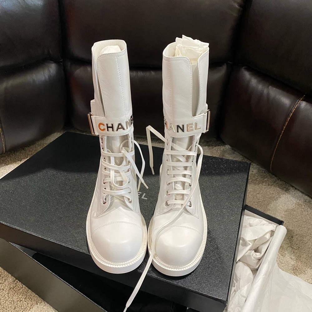 SOLD! Chanel booties white 2022 - Picture 5 of 6